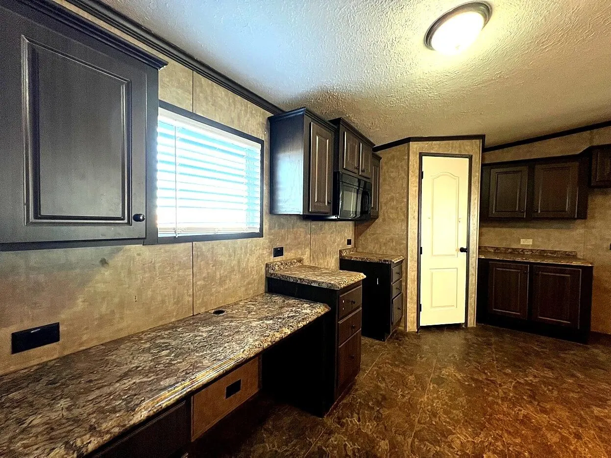 Photo 10 — 4941 Cactus Drive, Levelland, TX 79336