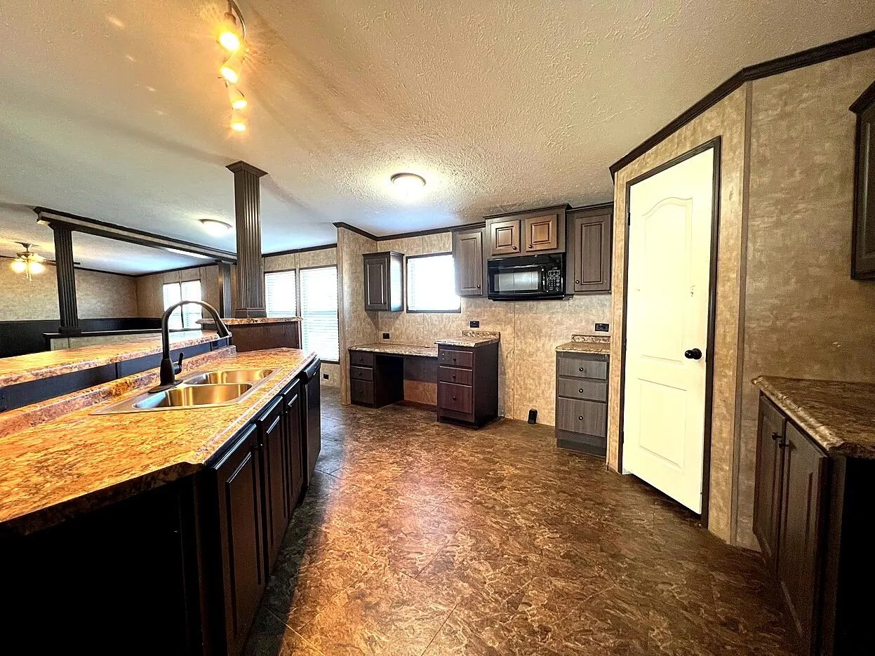 Photo 7 — 4941 Cactus Drive, Levelland, TX 79336