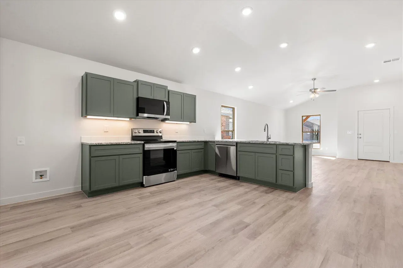 Photo 10 — 2414 Aberdeen Avenue, Wolfforth, TX 79382
