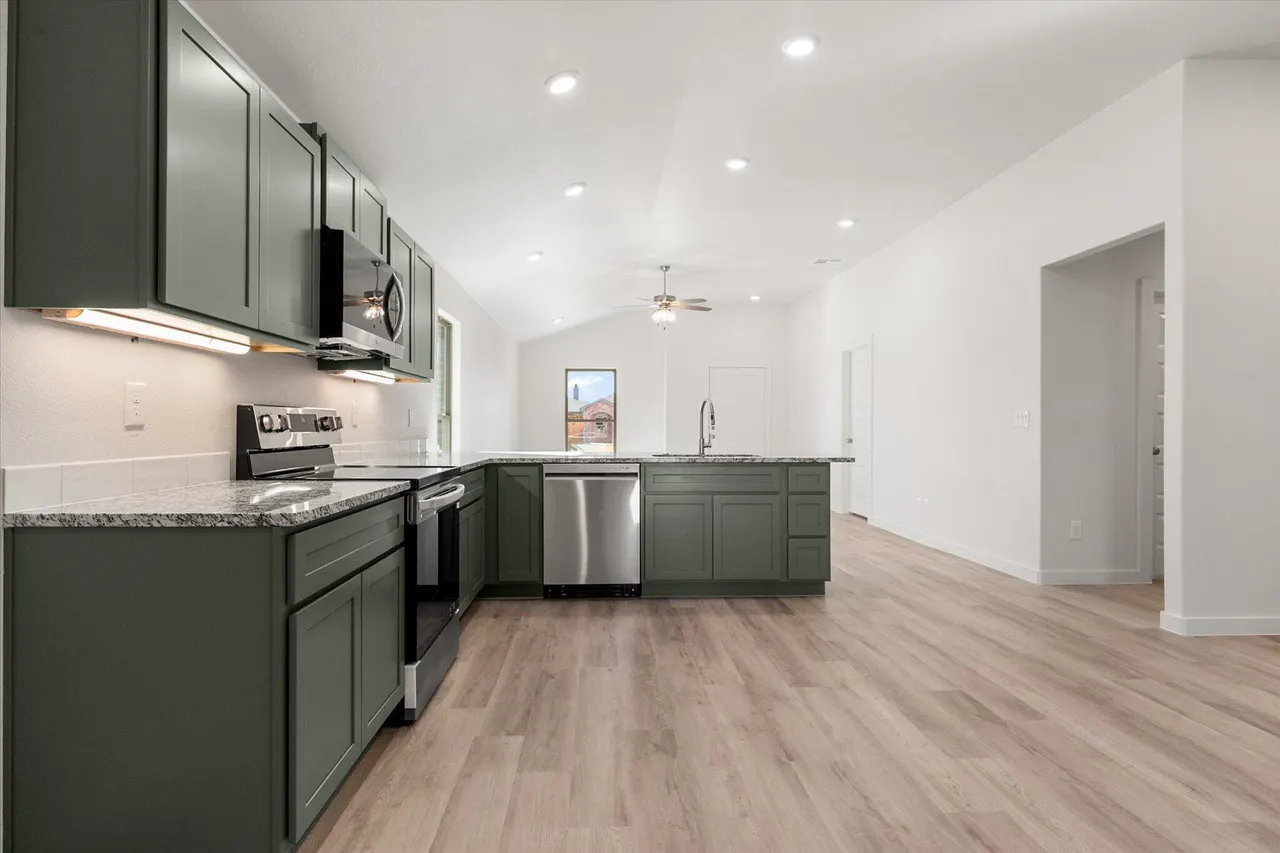 Photo 9 — 2414 Aberdeen Avenue, Wolfforth, TX 79382