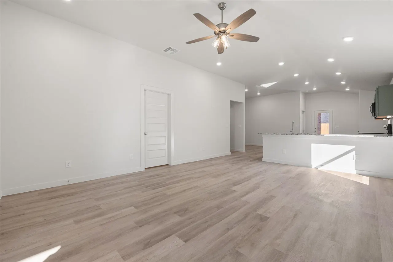 Photo 4 — 2414 Aberdeen Avenue, Wolfforth, TX 79382