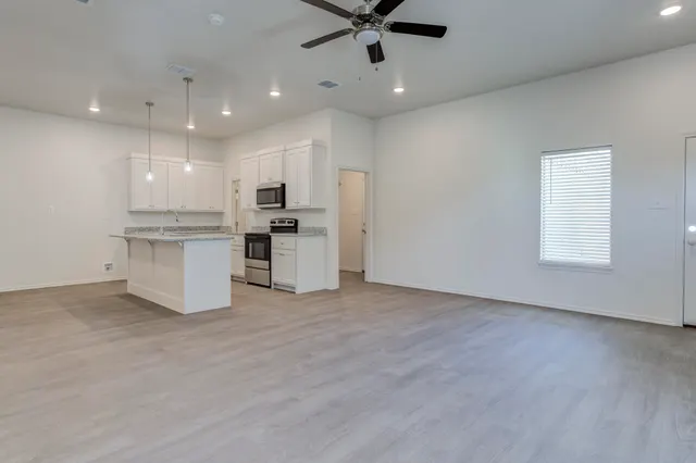 Photo 4 — 7007 40th Street, Lubbock, TX 79407
