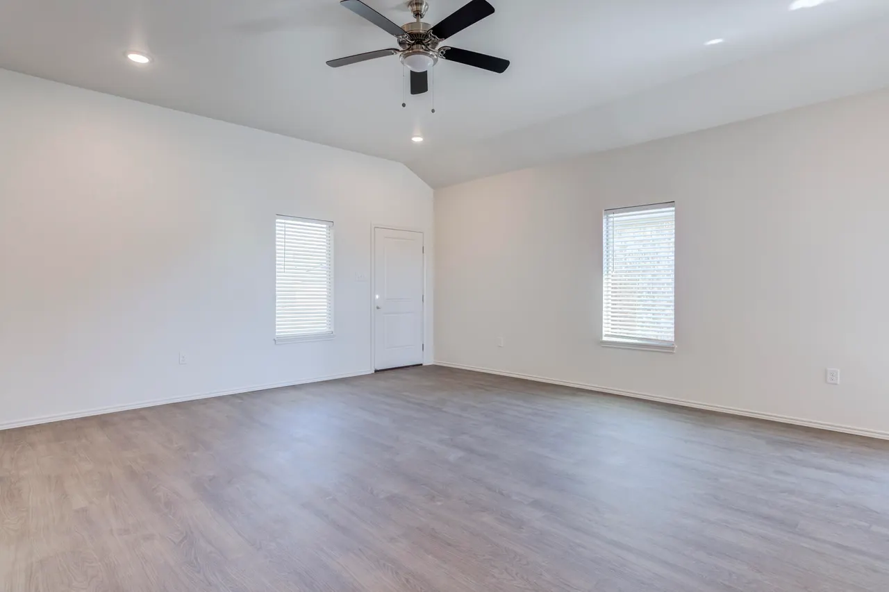 Photo 6 — 7007 40th Street, Lubbock, TX 79407