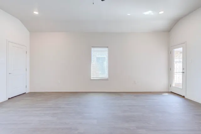 Photo 7 — 7007 40th Street, Lubbock, TX 79407