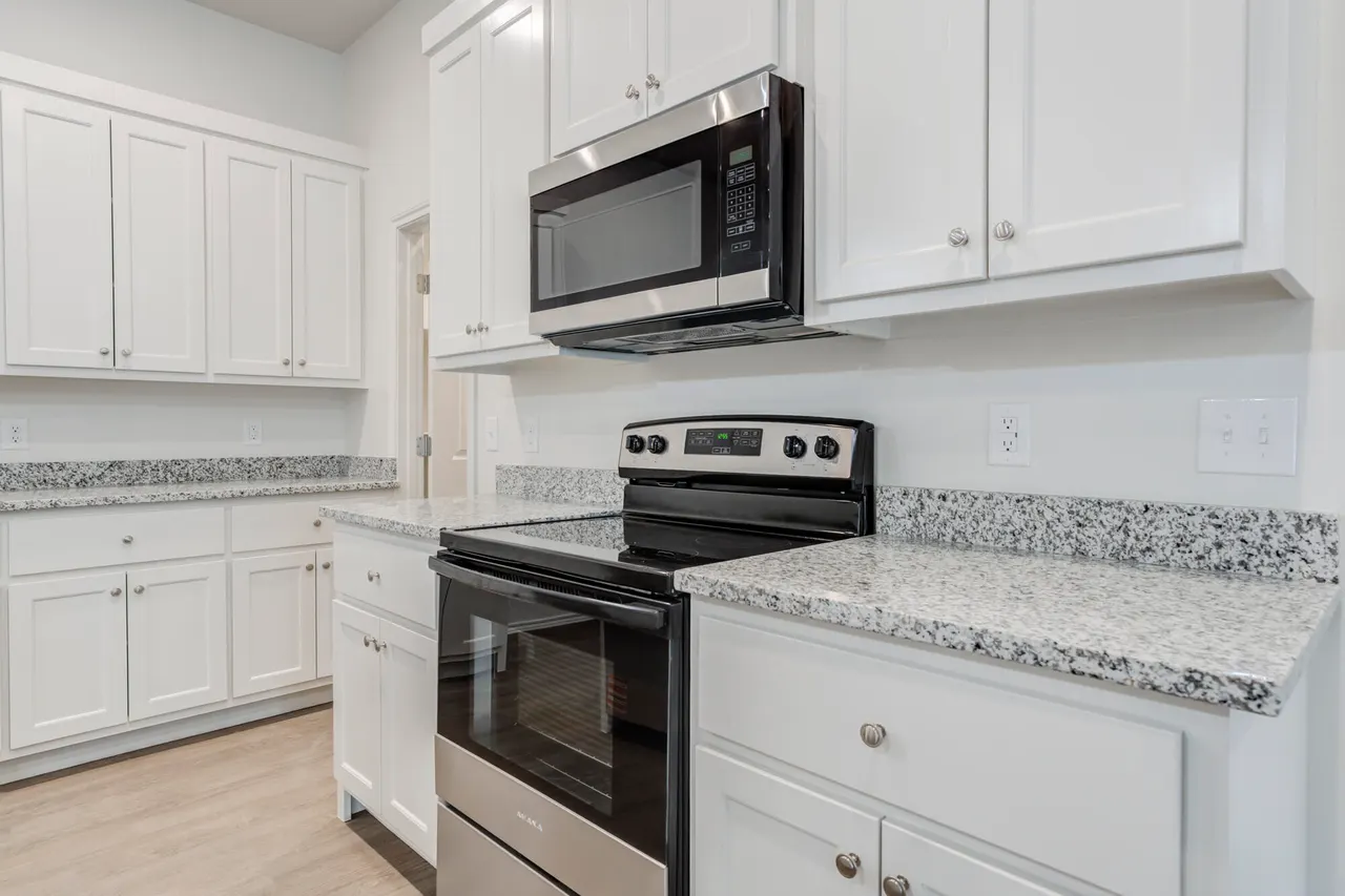 Photo 11 — 7007 40th Street, Lubbock, TX 79407