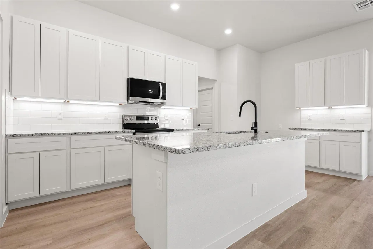 Photo 9 — 2417 Aberdeen Avenue, Wolfforth, TX 79382