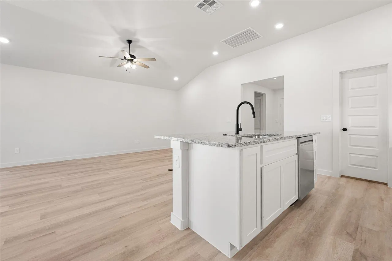 Photo 11 — 2417 Aberdeen Avenue, Wolfforth, TX 79382