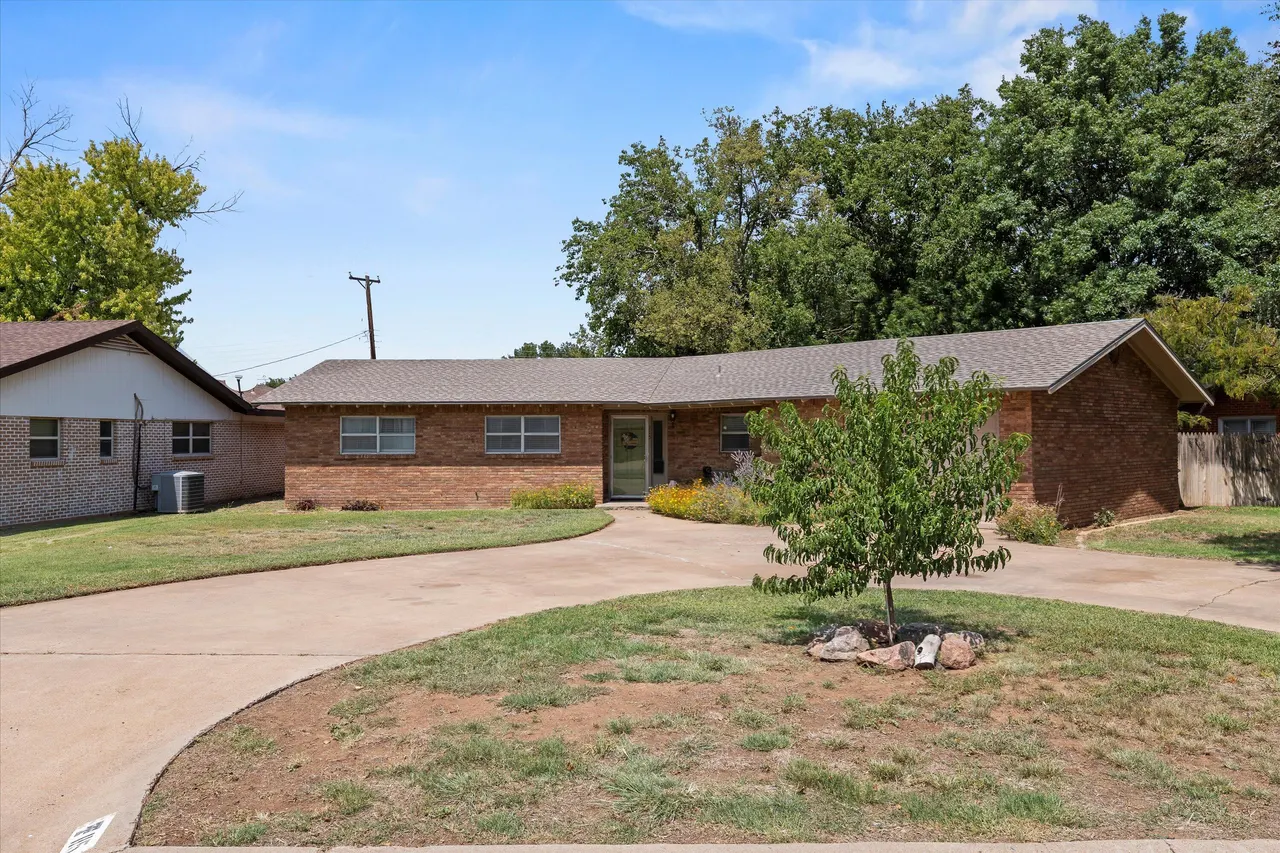 Front exterior — 115 E 21st Street, Littlefield, TX 79339