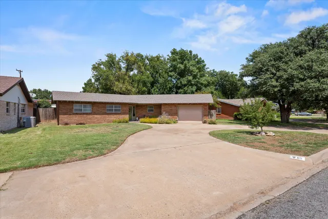 Photo 2 — 115 E 21st Street, Littlefield, TX 79339
