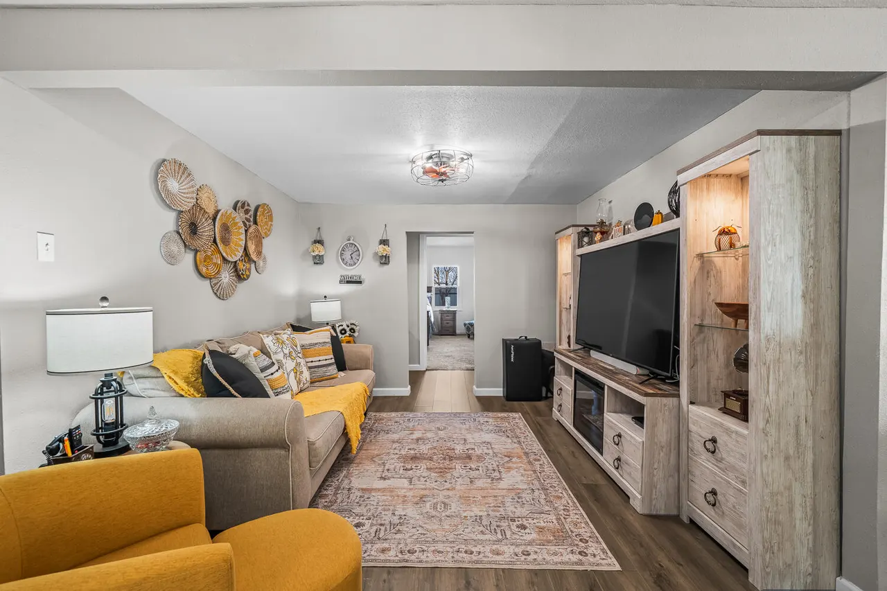 Photo 4 — 1070 S 1st Street, Slaton, TX 79364