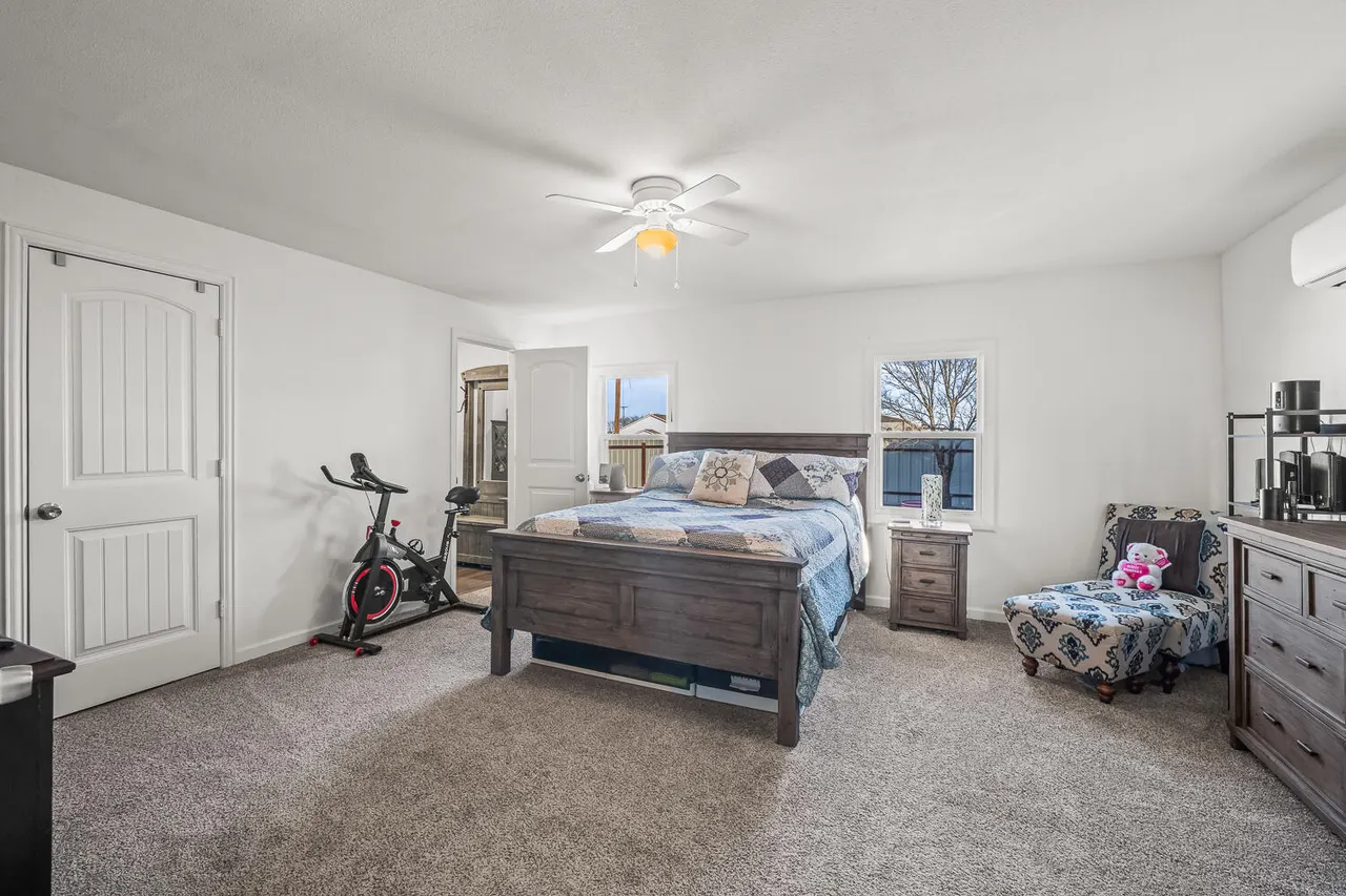 Photo 16 — 1070 S 1st Street, Slaton, TX 79364