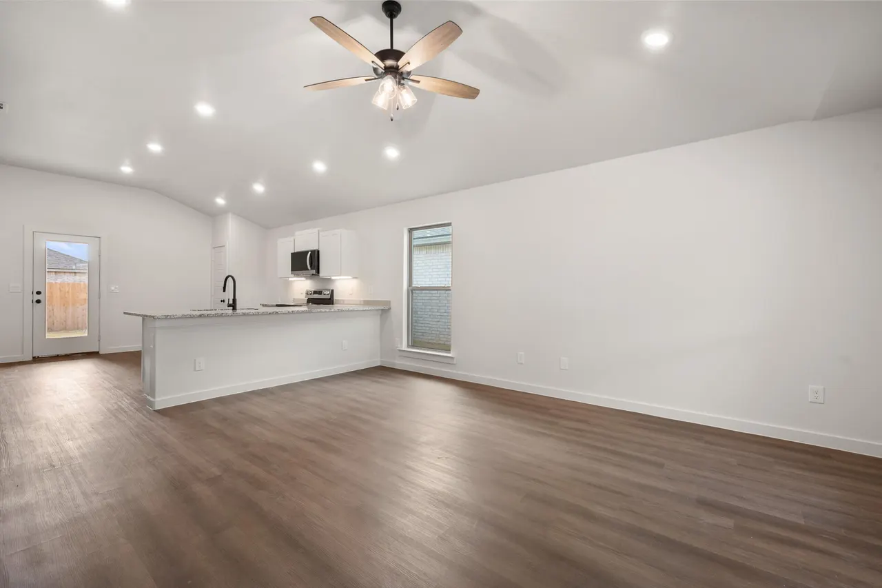 Photo 4 — 1301 Saratoga Avenue, Lubbock, TX 79416