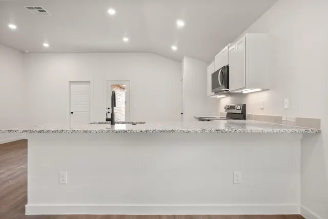Photo 8 — 1301 Saratoga Avenue, Lubbock, TX 79416