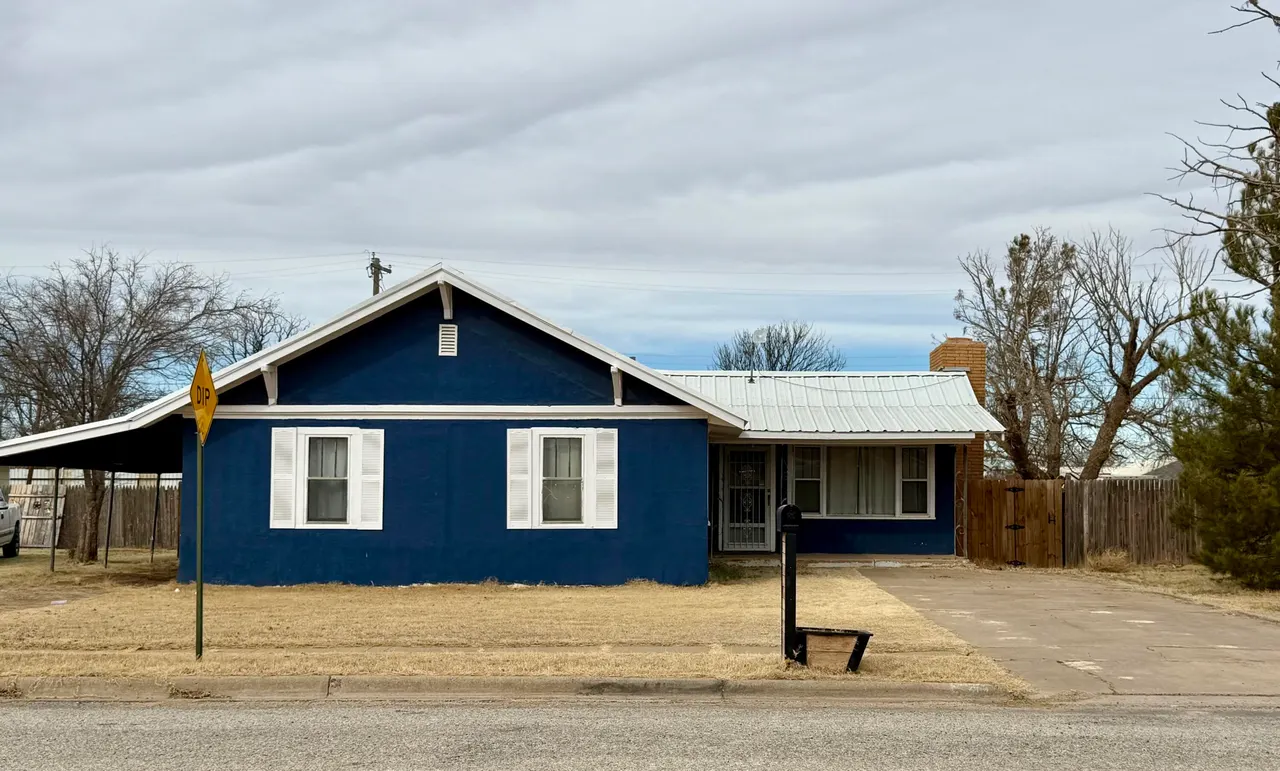 Front exterior — 211 Watts Avenue, Ralls, TX 79357