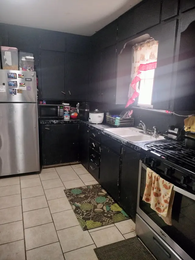 Photo 5 — 2011 37th Street, Lubbock, TX 79412