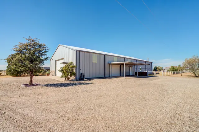 Photo 3 — 306 Quinlan Street, Lubbock, TX 79403