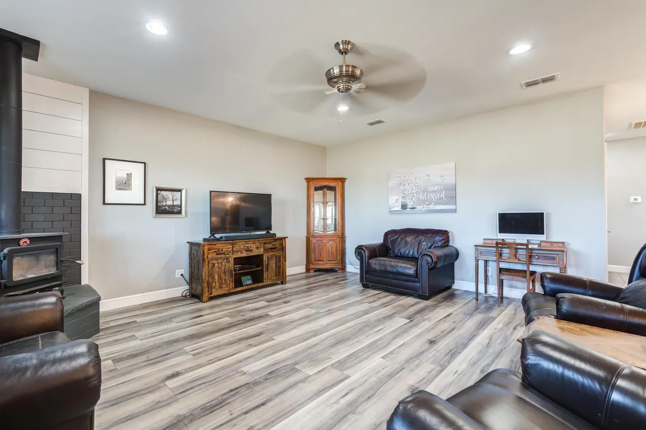 Photo 9 — 306 Quinlan Street, Lubbock, TX 79403