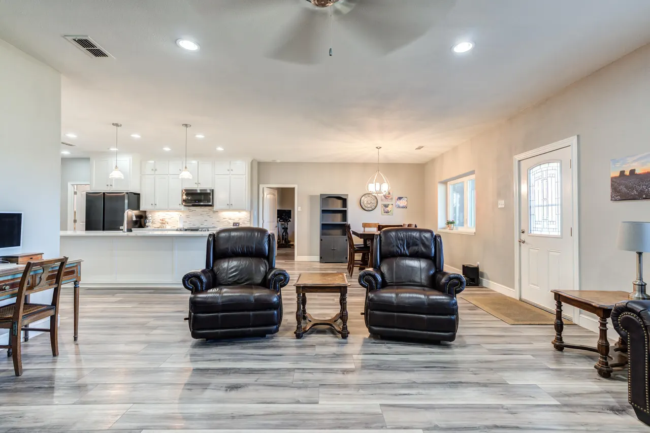 Photo 14 — 306 Quinlan Street, Lubbock, TX 79403