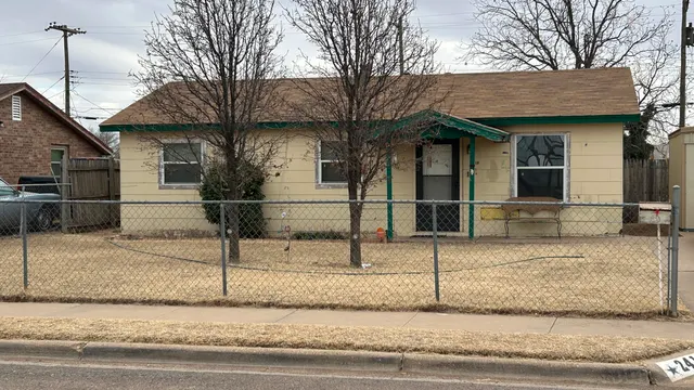 Front exterior — 2418 E 6th Street, Lubbock, TX 79403