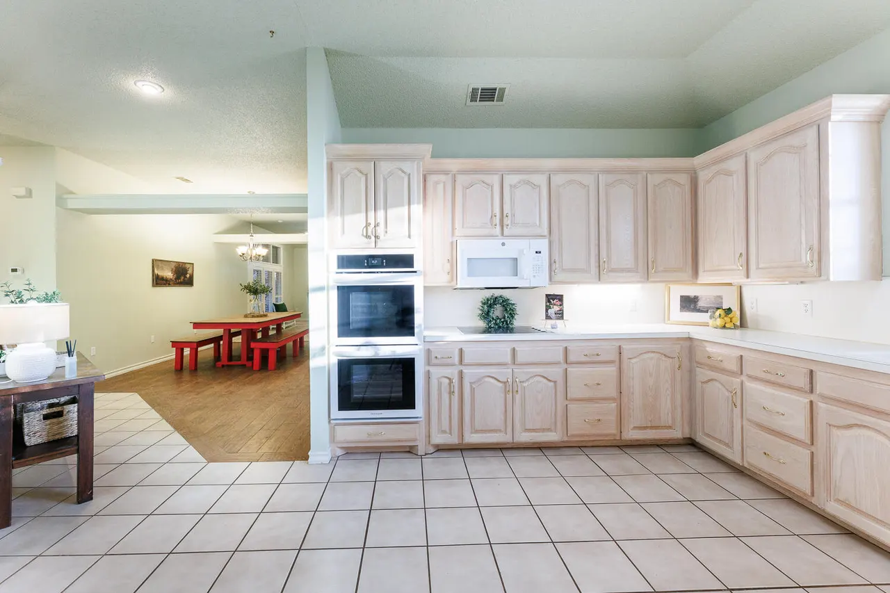 Photo 18 — 206  Collins Avenue, Sundown, TX 79372