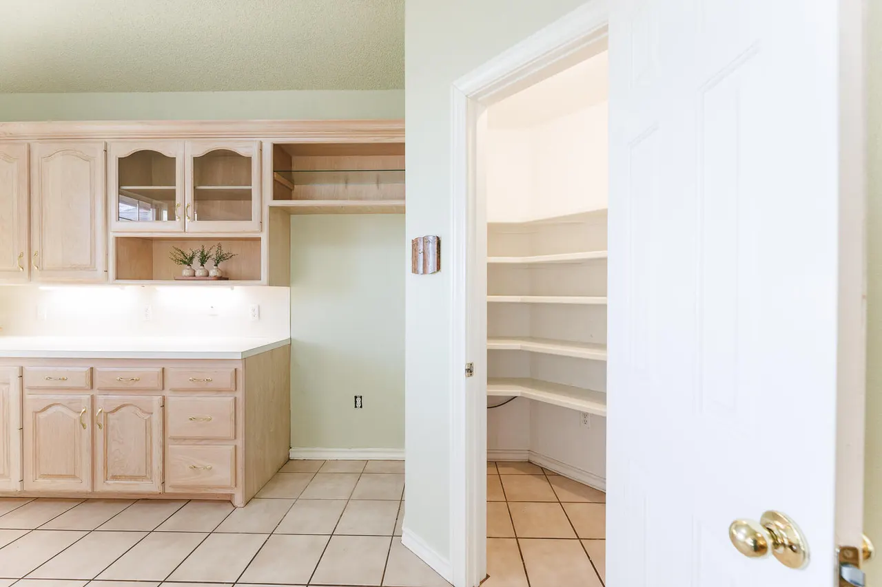Photo 25 — 206  Collins Avenue, Sundown, TX 79372