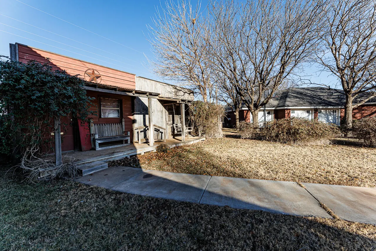 Photo 80 — 206  Collins Avenue, Sundown, TX 79372