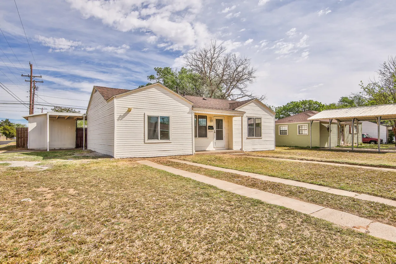 Photo 2 — 2620 42nd Street, Lubbock, TX 79413