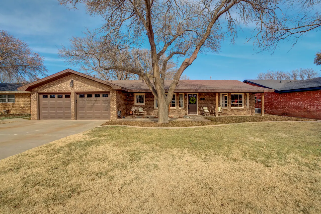 Front exterior — 227 Cottonwood Lane, Levelland, TX 79336