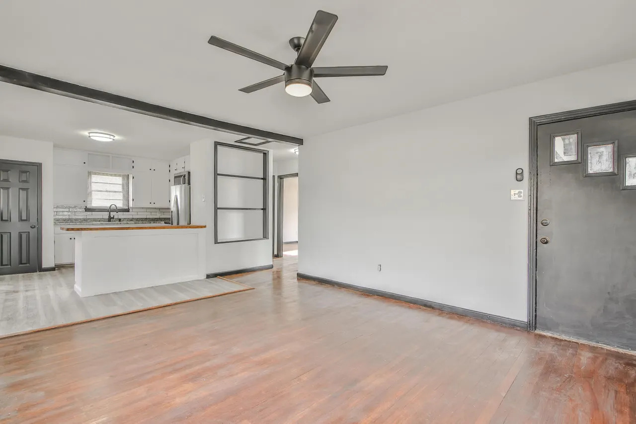 Photo 5 — 2014 60th Street, Lubbock, TX 79412