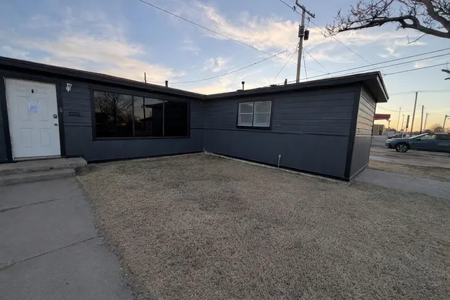 Front exterior — 1705 W 16th Street, Plainview, TX 79072