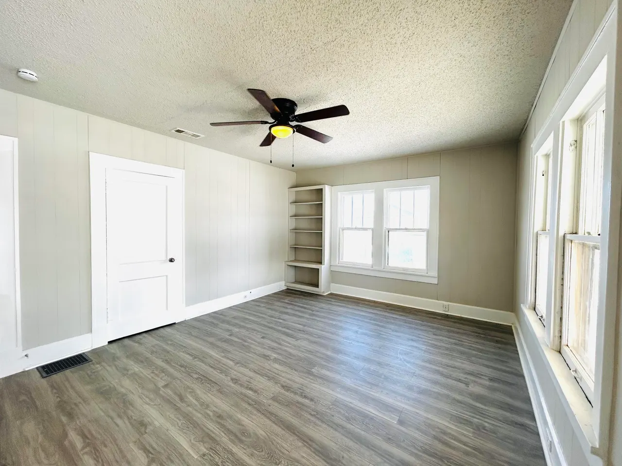 Photo 2 — 924 46th Street, Lubbock, TX 79412