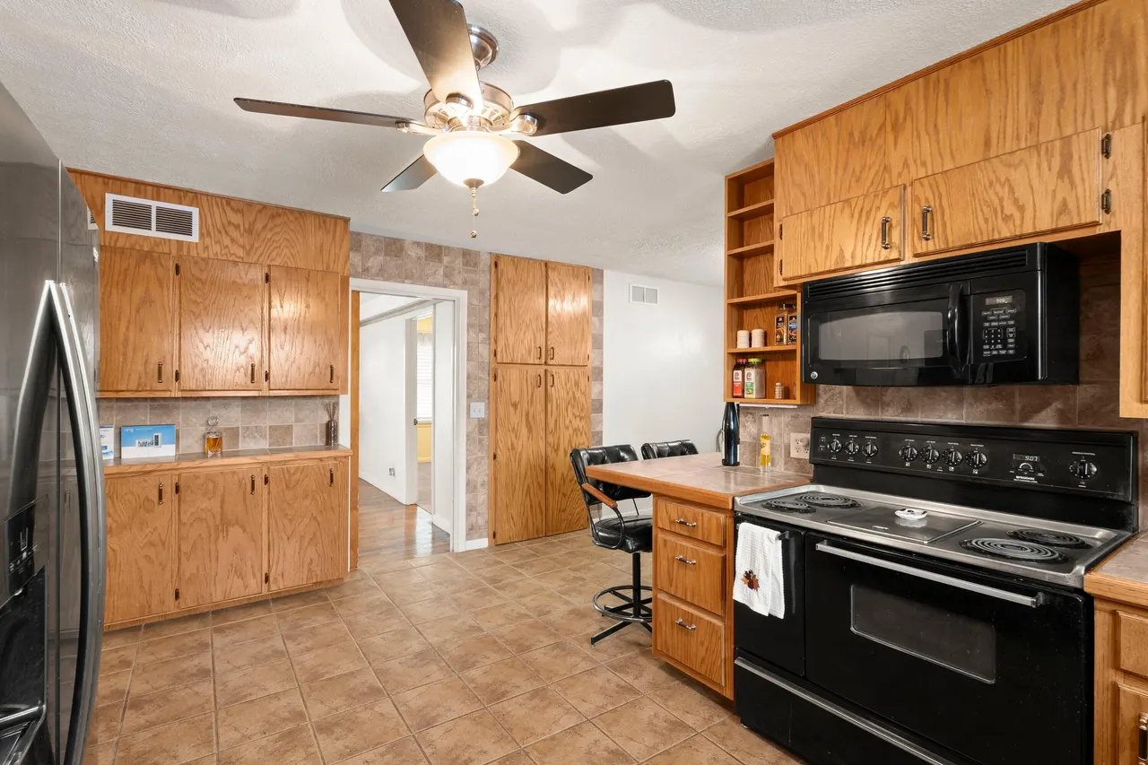 Photo 12 — 1100 W Lubbock Street, Slaton, TX 79364