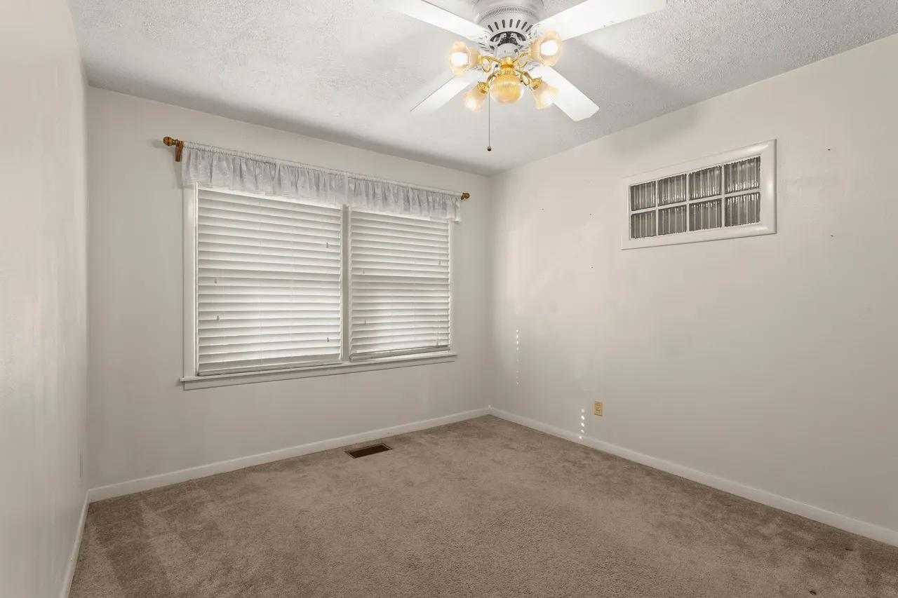 Photo 19 — 1100 W Lubbock Street, Slaton, TX 79364