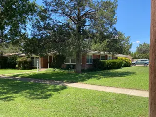 Sold home at 1100 W Lubbock Street