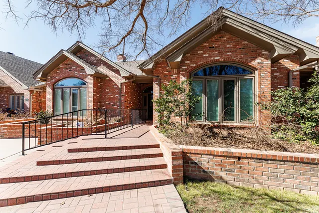 Photo 2 — 1906 Albany Avenue, Lubbock, TX 79407