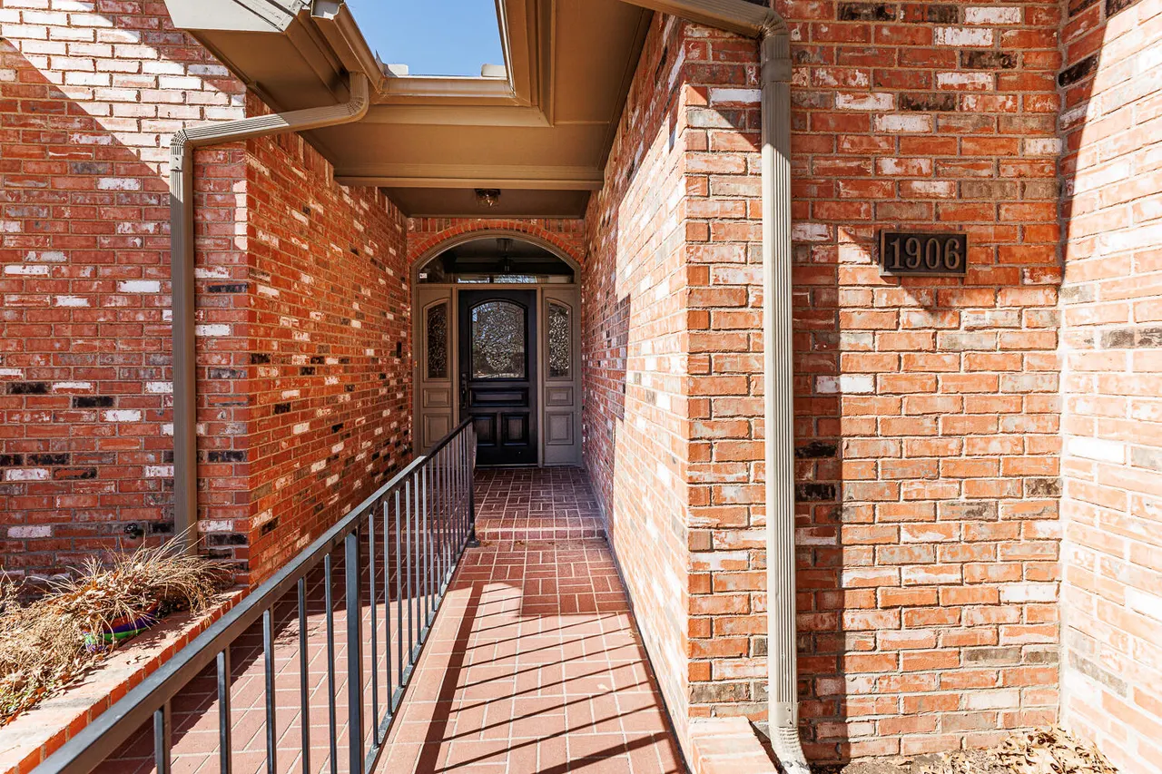 Photo 3 — 1906 Albany Avenue, Lubbock, TX 79407