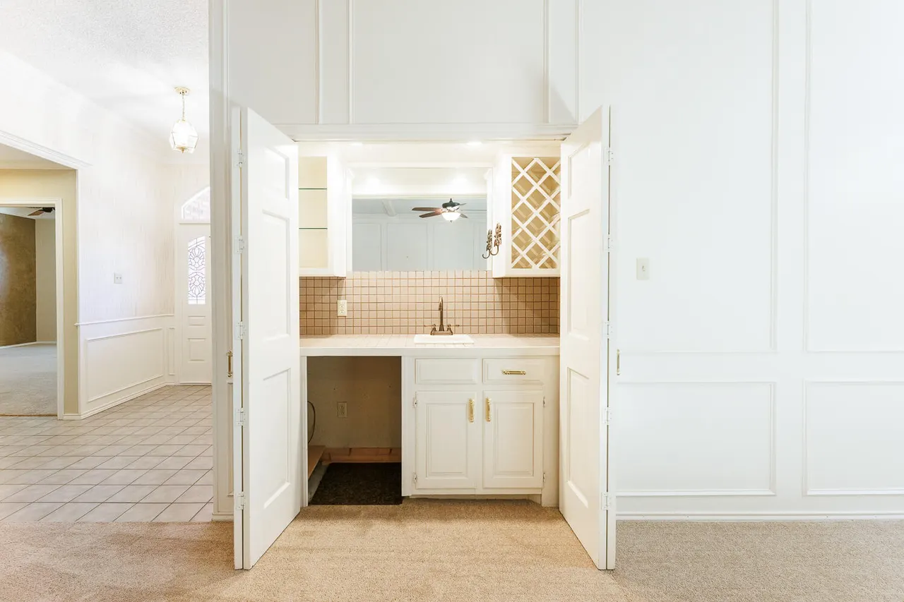 Photo 8 — 1906 Albany Avenue, Lubbock, TX 79407