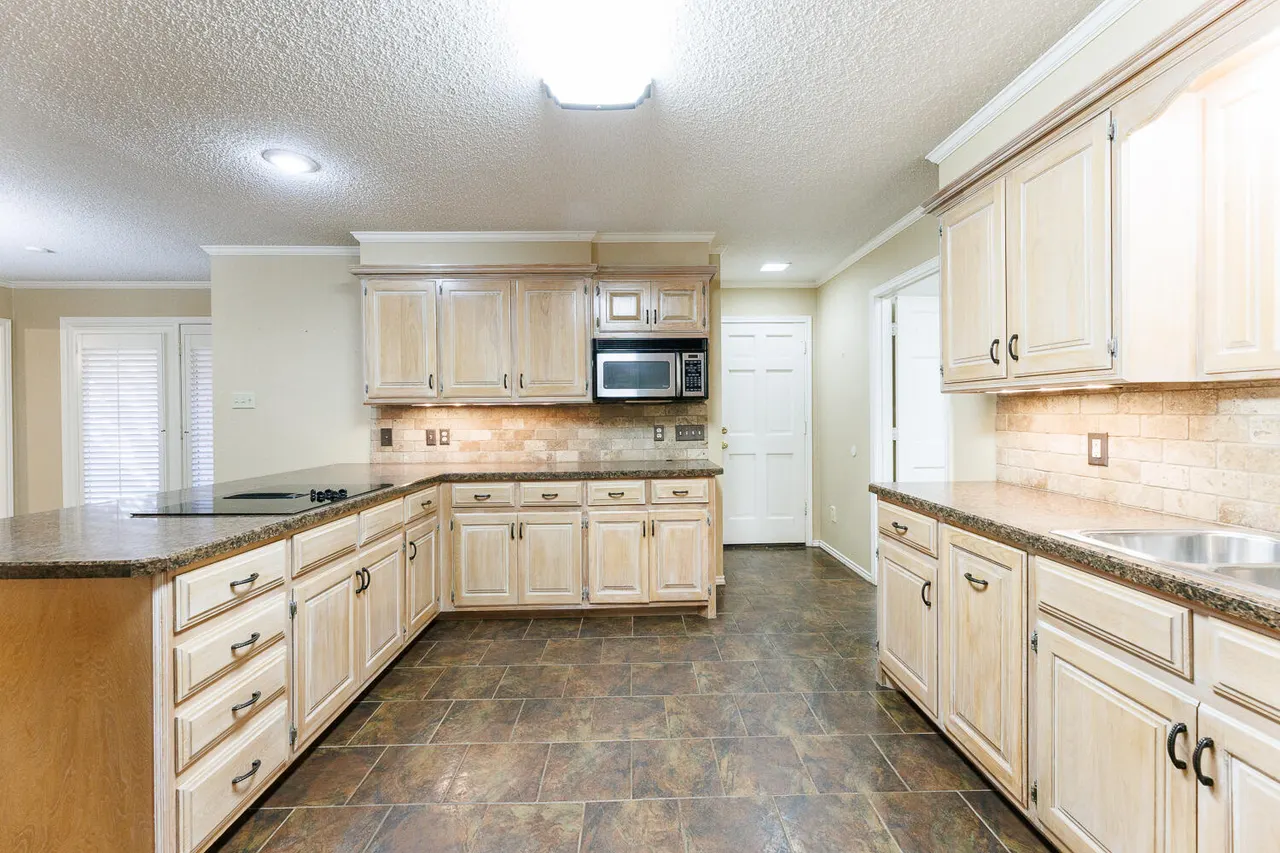 Photo 21 — 1906 Albany Avenue, Lubbock, TX 79407