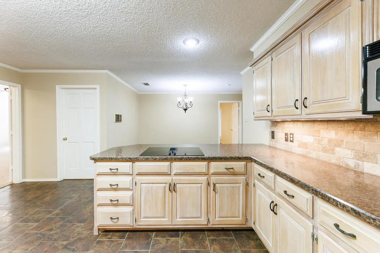 Photo 23 — 1906 Albany Avenue, Lubbock, TX 79407