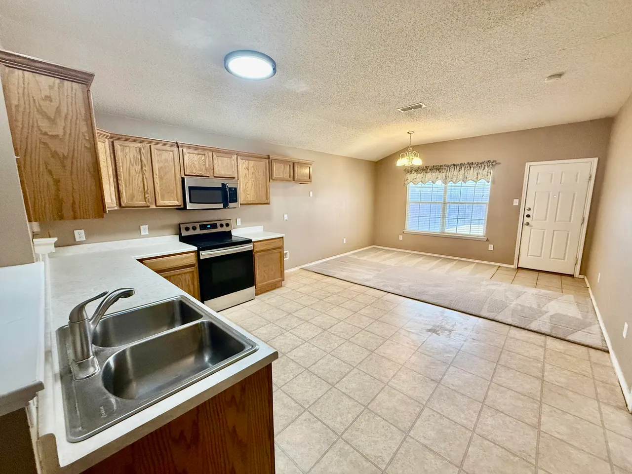 Photo 8 — 531 N Juneau Avenue, Lubbock, TX 79416