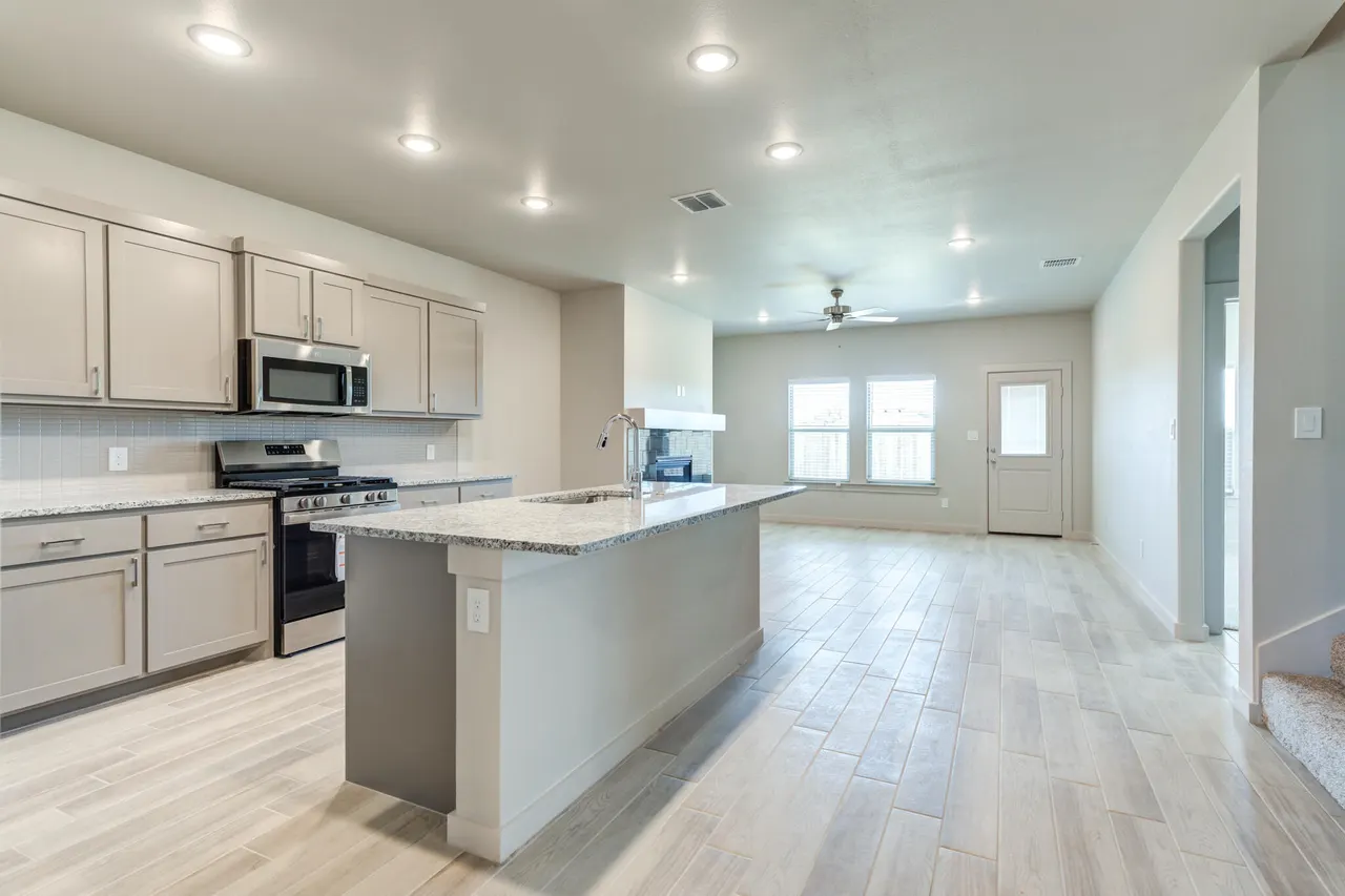 Photo 9 — 7029 25th Street, Lubbock, TX 79407