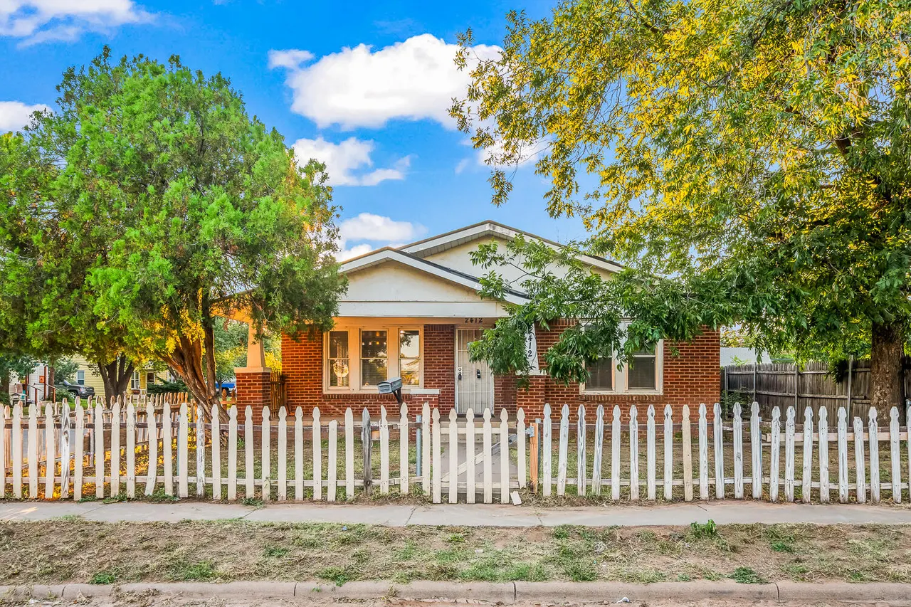 Photo 2 — 2412 Avenue T, Lubbock, TX 79411