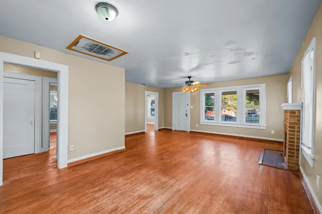 Photo 5 — 2412 Avenue T, Lubbock, TX 79411