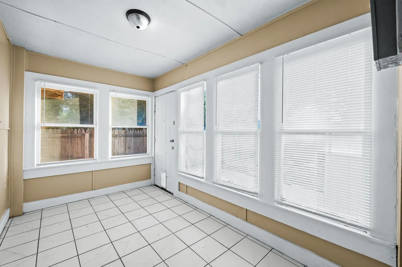 Photo 11 — 2412 Avenue T, Lubbock, TX 79411