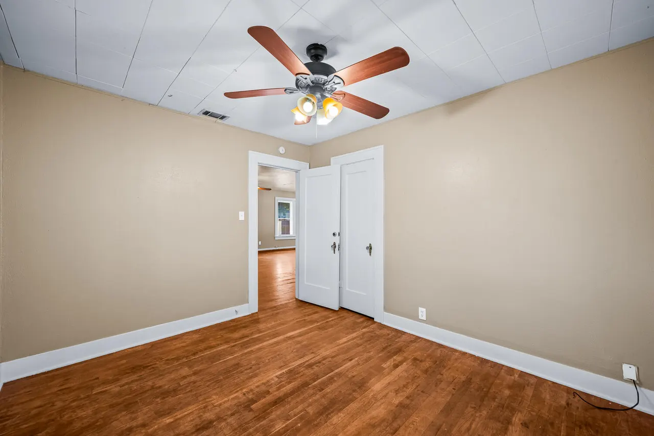 Photo 13 — 2412 Avenue T, Lubbock, TX 79411