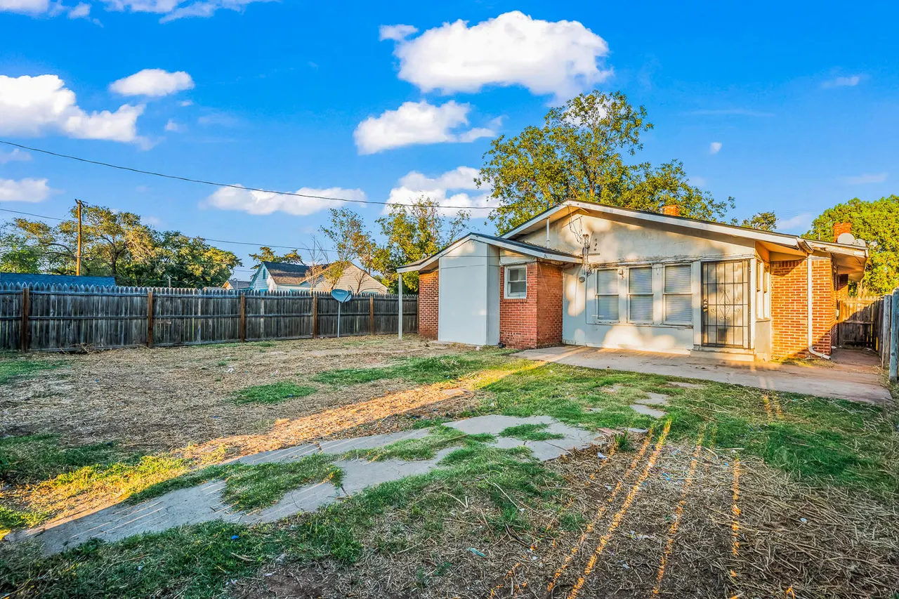 Photo 25 — 2412 Avenue T, Lubbock, TX 79411