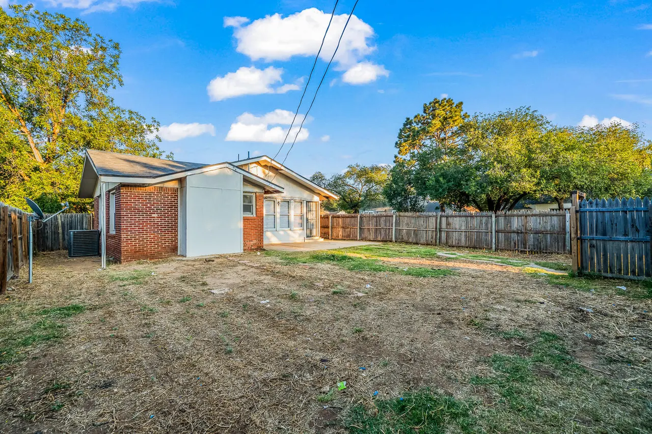 Photo 26 — 2412 Avenue T, Lubbock, TX 79411