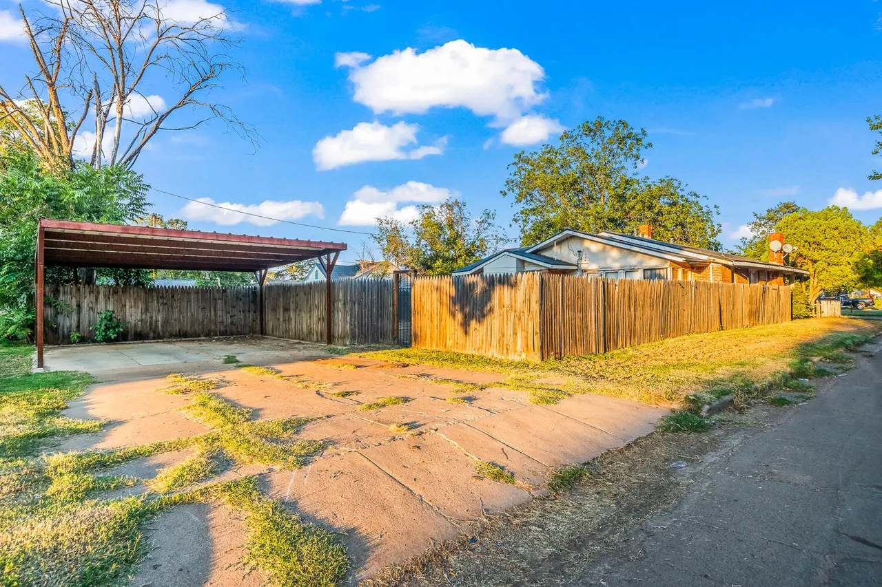 Photo 28 — 2412 Avenue T, Lubbock, TX 79411