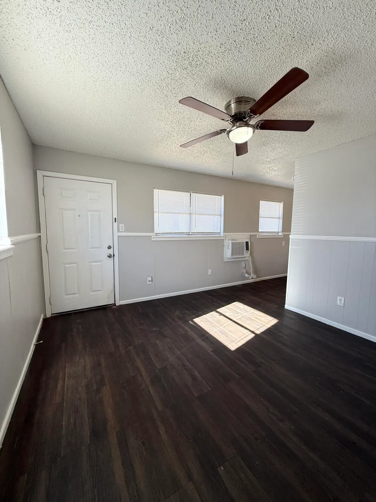 Photo 4 — 922 44th Street, Lubbock, TX 79412