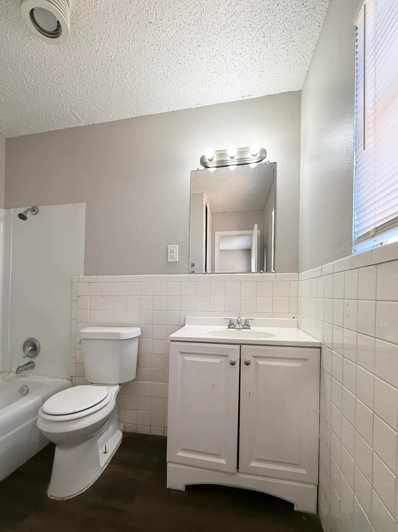 Photo 12 — 922 44th Street, Lubbock, TX 79412